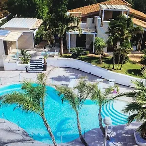 Jolie Villa